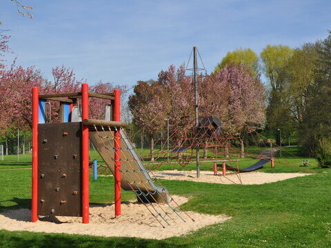 Spielplatz Grdschule Obv03