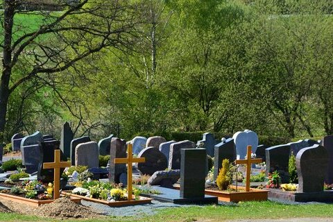 Friedhof_Gräber
