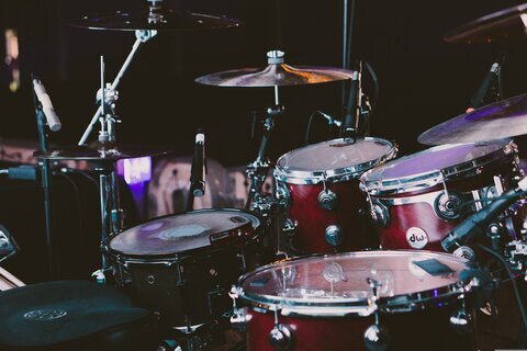 pexels-drum-set-1839383