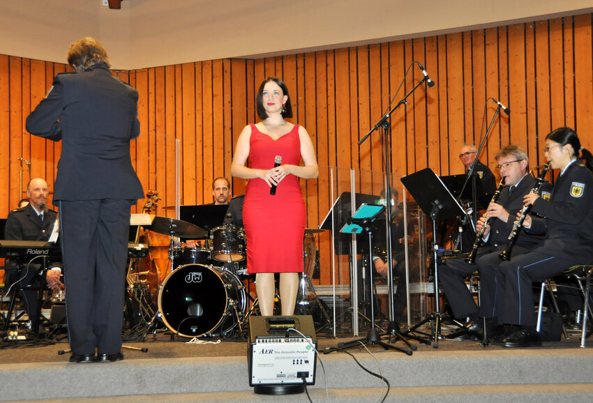 Bundespolizeiorchester Hannover mit Gaststar Nicole Jukic
