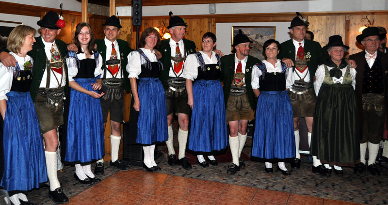 Zeller Trachtengruppe "Die Kitzstoana"