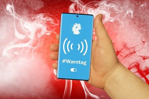 warning-day-5592323_1280