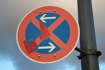 traffic-sign-2906959_640