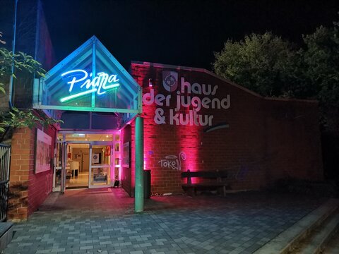 Unser Piazza bei Nacht