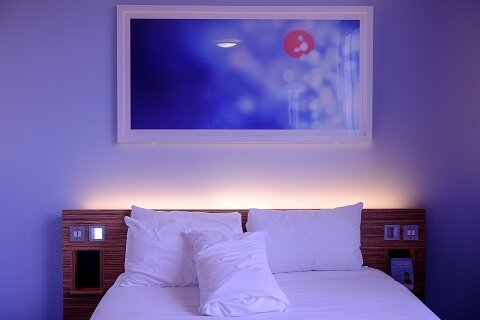 bedroom-gfb502a569_1920